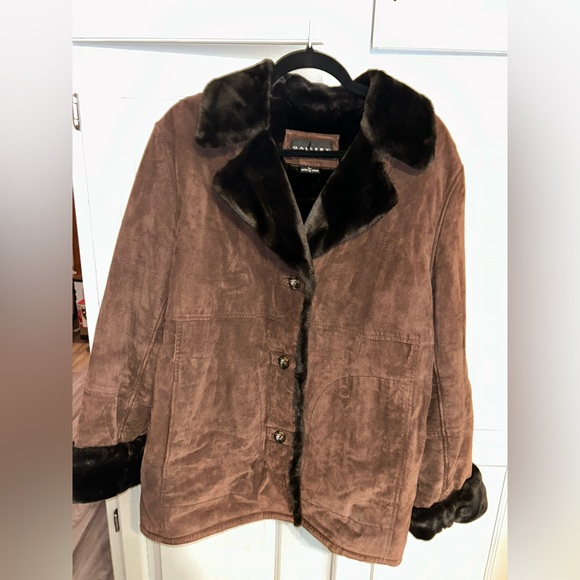 Gallery Jackets & Blazers - Vintage Gallery Genuine Leather Suede Button Front Coat w/Faux Fur Trim Womens L